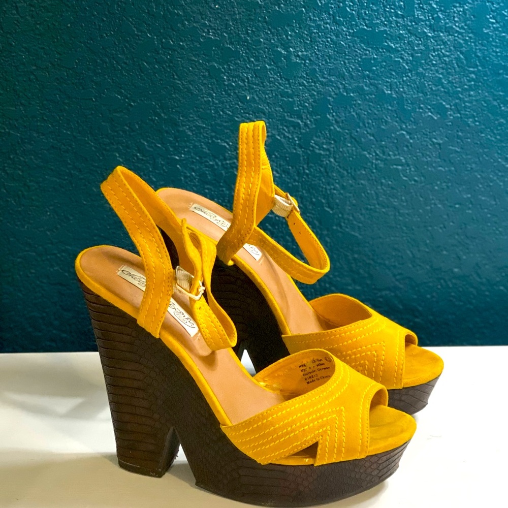 Naughty Monkey mustard suede heels